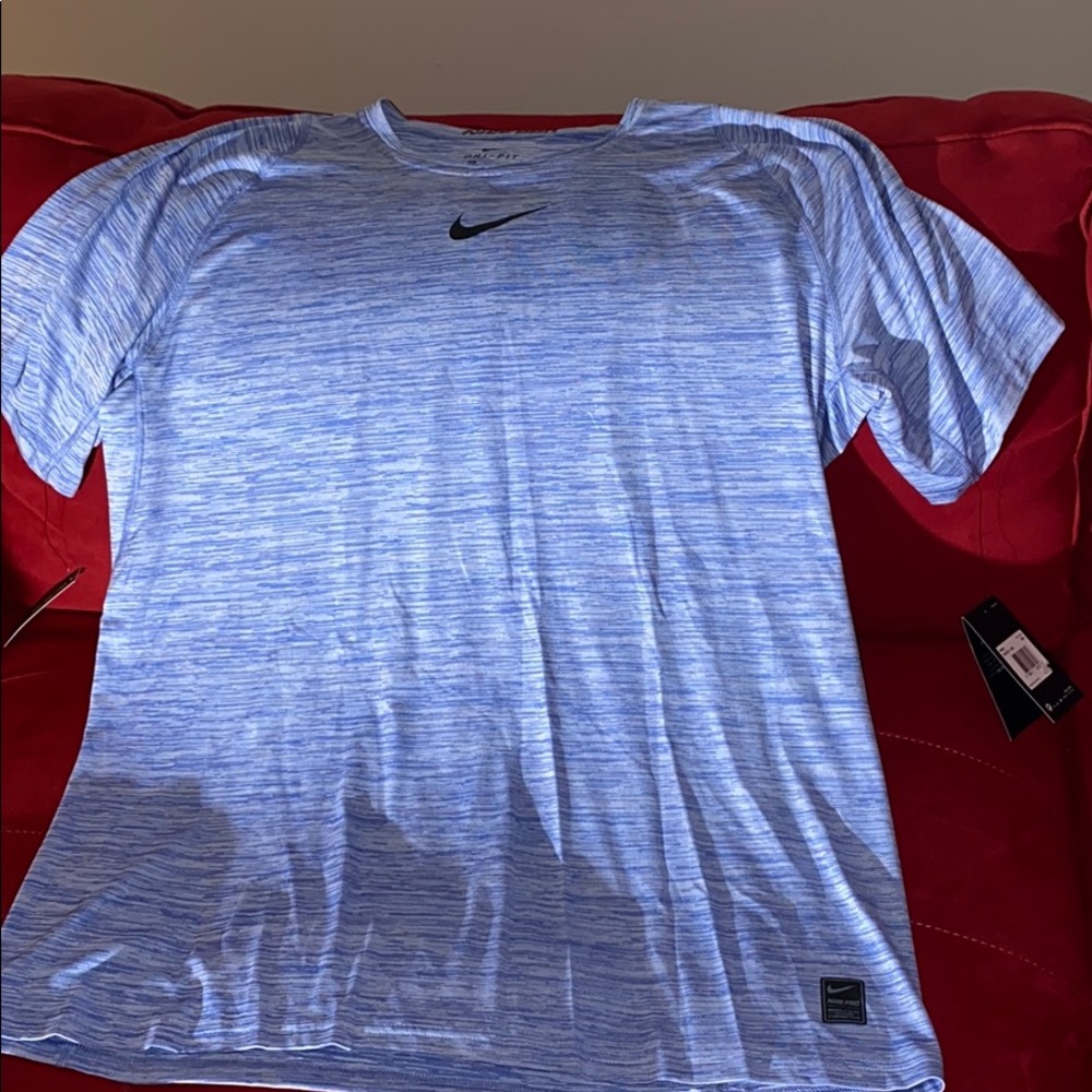 Mens NIKE DRI FIT Tshirt - Picture 2 of 5